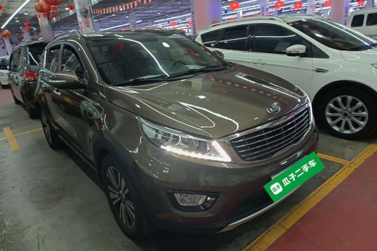 Used Kia Sportage R 2015 2.0L Automatic Two-Wheel Drive DLX Model Front Right 45 Deg