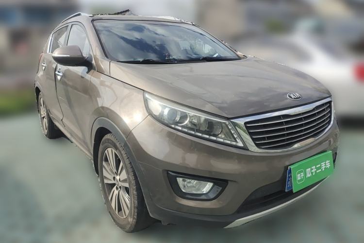 Used Kia Sportage R 2015 2.0L Automatic Two-Wheel Drive DLX Model Front Right 45 Deg