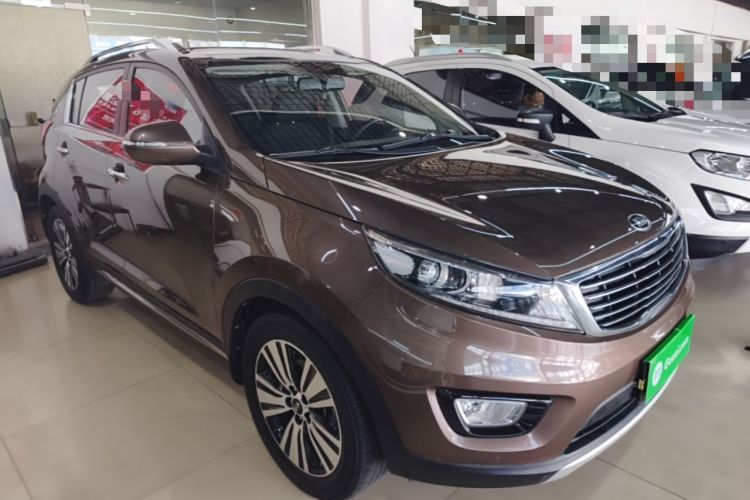 Used Kia Sportage R 2015 2.0L Automatic Two-Wheel Drive DLX Model Front Right 45 Deg