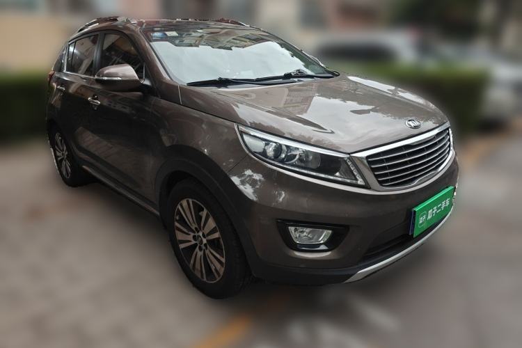 Used Kia Sportage R 2015 2.0L Automatic Two-Wheel Drive DLX Model Front Right 45 Deg