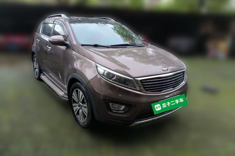 Used Kia Sportage R 2015 2.0L Automatic Two-Wheel Drive DLX Model Front Right 45 Deg