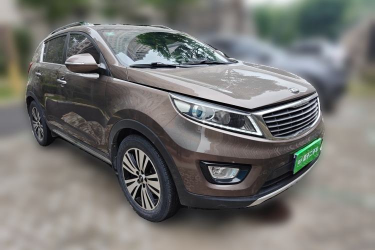 Used Kia Sportage R 2015 2.0L Automatic Two-Wheel Drive DLX Model Front Right 45 Deg