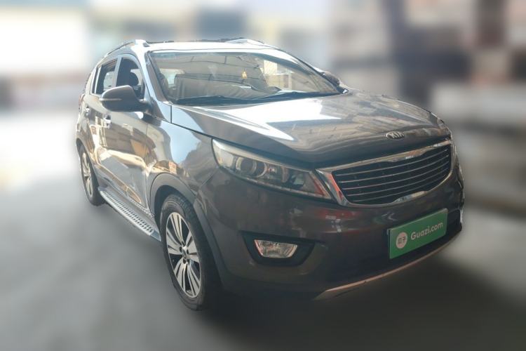 Used Kia Sportage R 2015 2.0L Automatic Two-Wheel Drive DLX Model Front Right 45 Deg