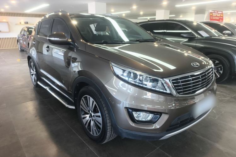 Used Kia Sportage R 2015 2.0L Automatic Two-Wheel Drive DLX Model Front Right 45 Deg