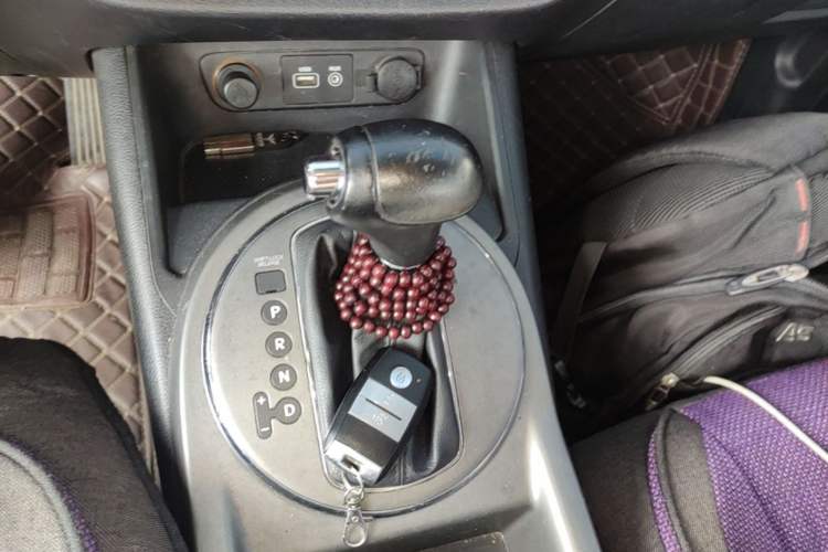 Used Kia Sportage R 2015 2.0L Automatic Two-Wheel Drive GLS Gear Lever