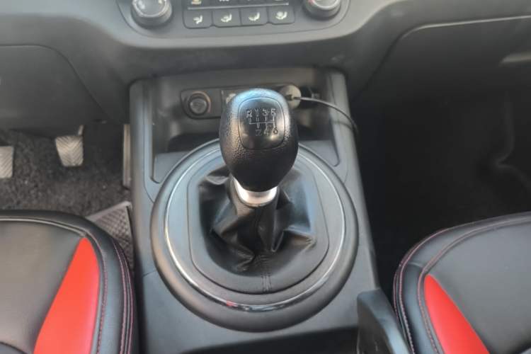 Used Kia Sportage R 2015 2.0L Manual Two-Wheel Drive GL Model Gear Lever