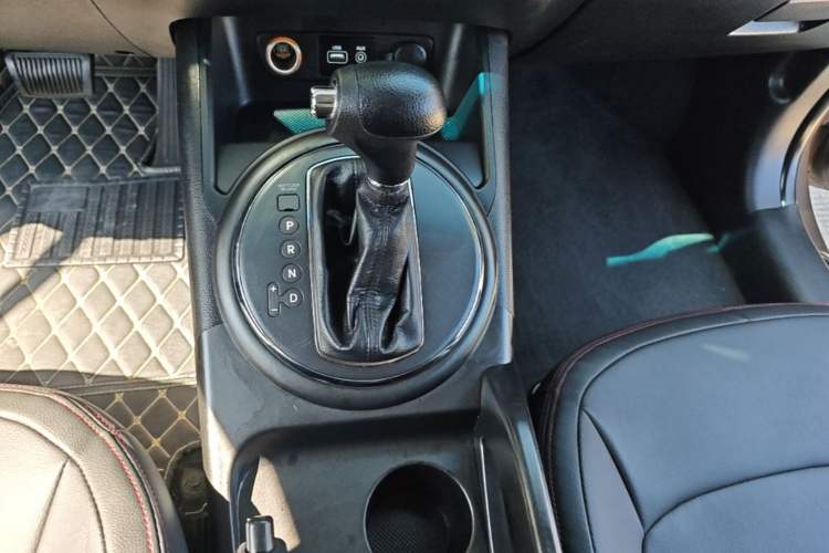 Used Kia Sportage R 2015 2.0L Automatic Two-Wheel Drive GL Gear Lever