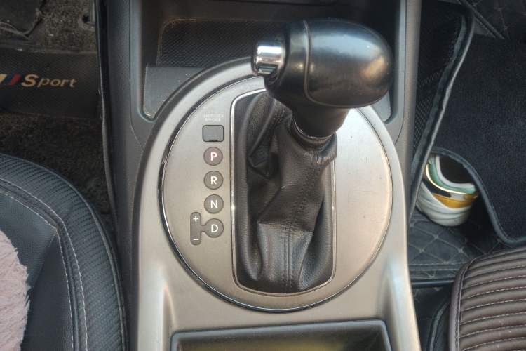 Used Kia Sportage R 2015 2.0L Automatic Two-Wheel Drive GLS Gear Lever