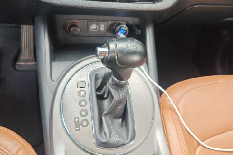 Used Kia Sportage R 2015 2.0L Automatic Two-Wheel Drive GLS Gear Lever