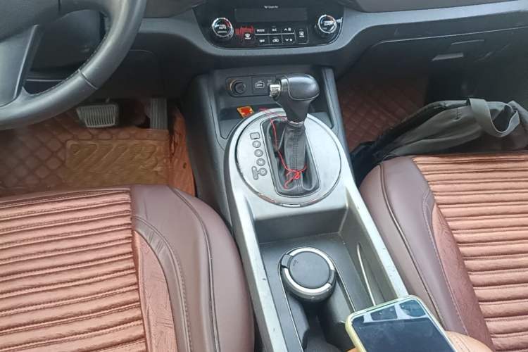 Used Kia Sportage R 2015 2.0L Automatic Two-Wheel Drive GLS Gear Lever