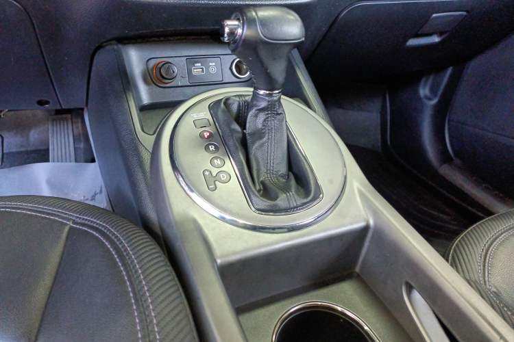 Used Kia Sportage R 2015 2.0L Automatic Two-Wheel Drive GLS Gear Lever