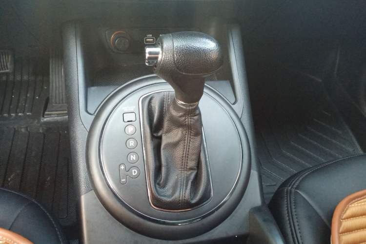 Used Kia Sportage R 2015 2.0L Automatic Two-Wheel Drive GL Gear Lever