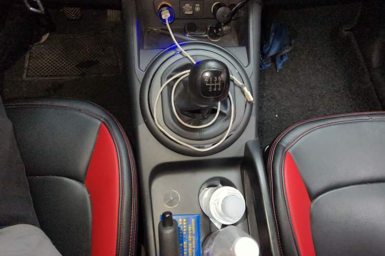 Used Kia Sportage R 2015 2.0L Manual Two-Wheel Drive GL Model Gear Lever