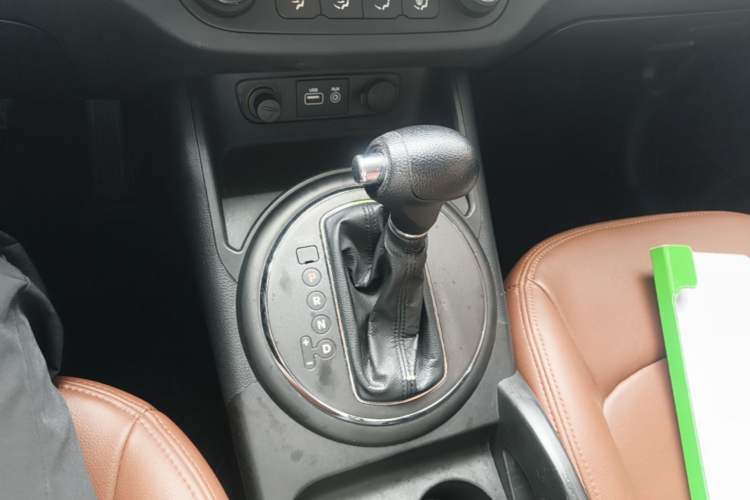 Used Kia Sportage R 2015 2.0L Automatic Two-Wheel Drive GL Gear Lever