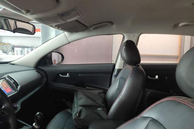 Used Kia Sportage R 2015 2.0L Manual Two-Wheel Drive GL Model Headliner
