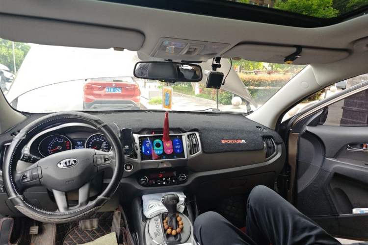 Used Kia Sportage R 2015 2.0L Automatic Two-Wheel Drive DLX Model Headliner