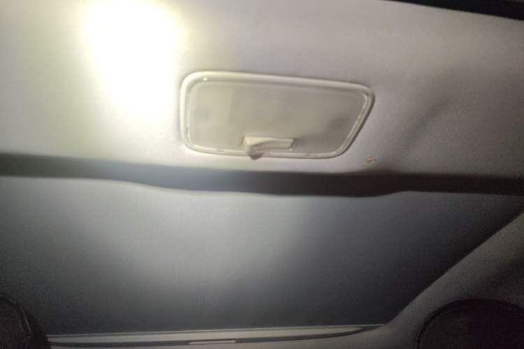 Used Kia Sportage R 2015 2.0L Automatic Two-Wheel Drive DLX Model Headliner