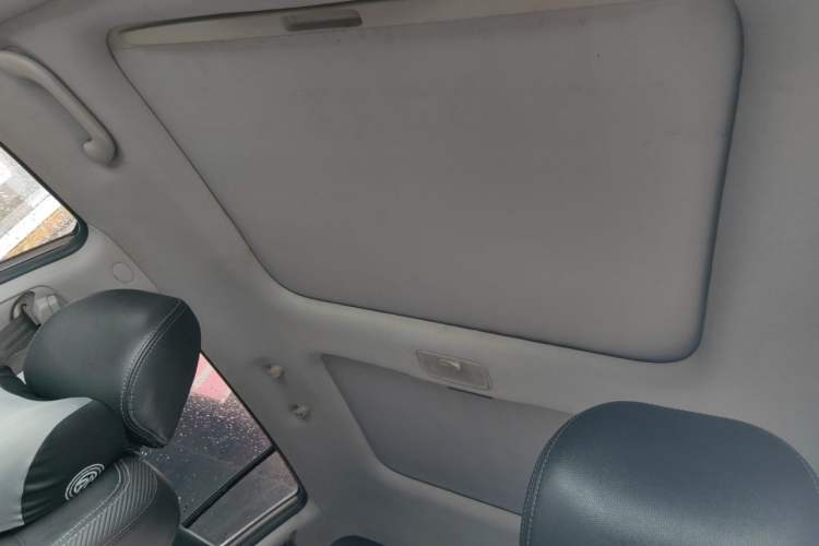 Used Kia Sportage R 2015 2.0L Automatic Two-Wheel Drive DLX Model Headliner