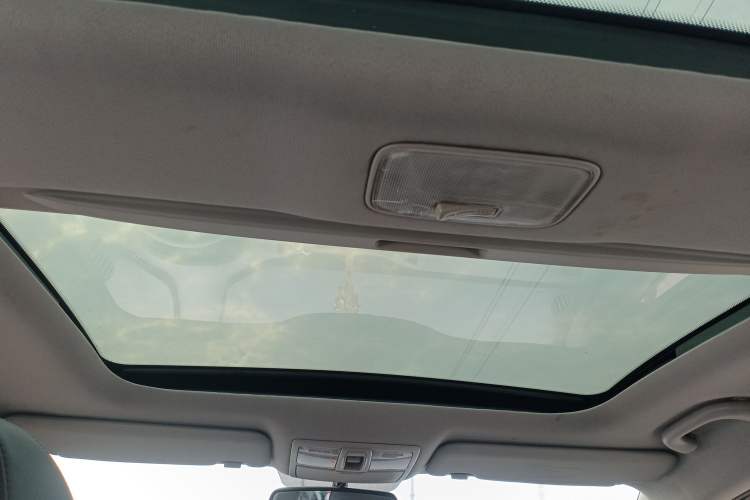 Used Kia Sportage R 2015 2.0L Automatic Two-Wheel Drive DLX Model Headliner