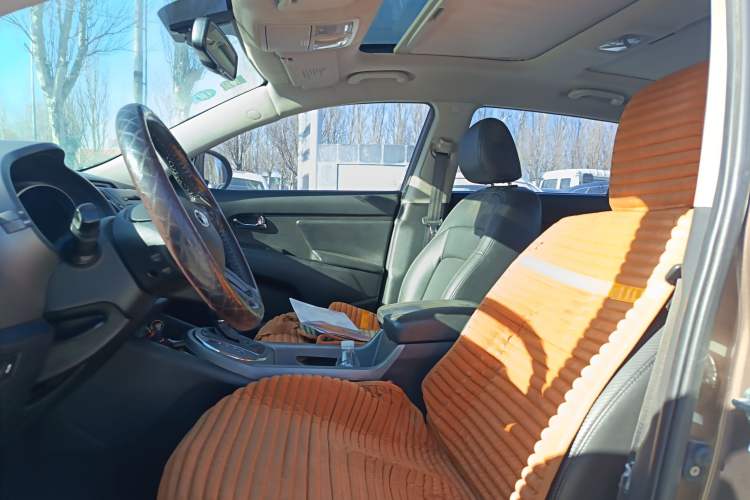 Used Kia Sportage R 2015 2.0L Automatic Two-Wheel Drive DLX Model Headliner