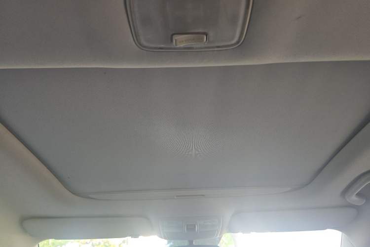 Used Kia Sportage R 2015 2.0L Automatic Two-Wheel Drive DLX Model Headliner