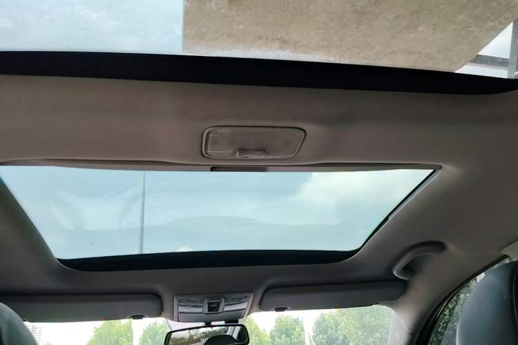 Used Kia Sportage R 2015 2.0L Automatic Two-Wheel Drive DLX Model Headliner