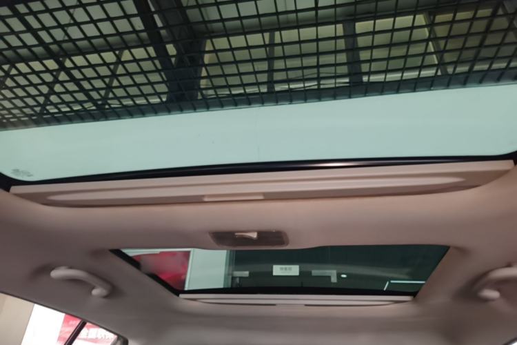 Used Kia Sportage R 2015 2.0L Automatic Two-Wheel Drive DLX Model Headliner