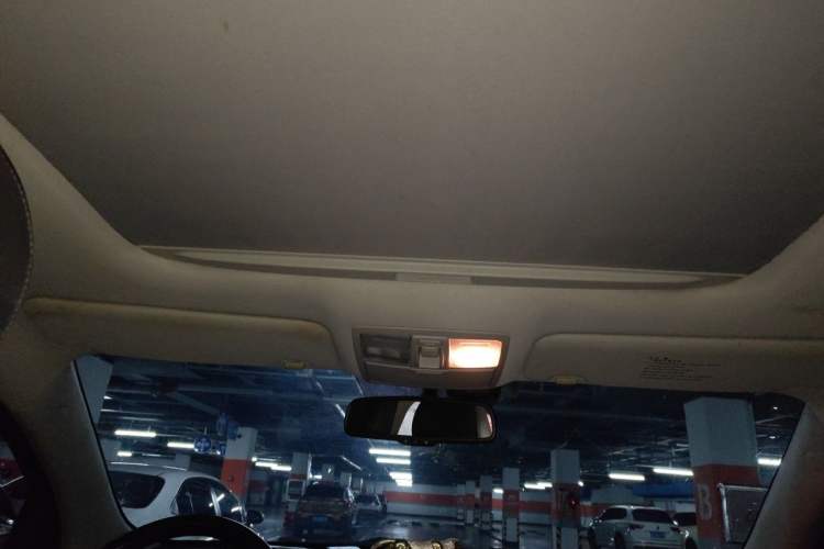 Used Kia Sportage R 2015 2.0L Automatic Two-Wheel Drive DLX Model Headliner