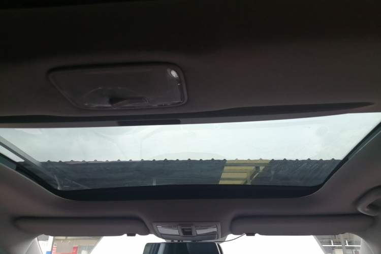 Used Kia Sportage R 2015 2.0L Automatic 2WD Premium Edition Headliner