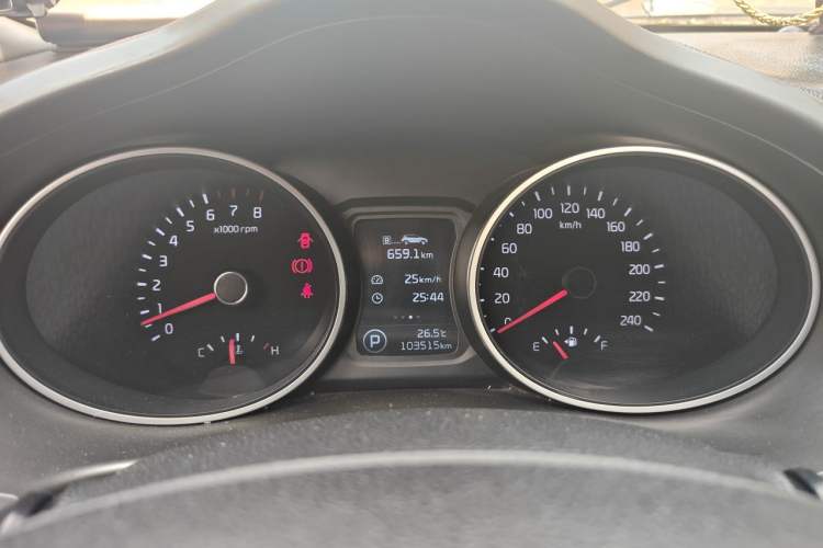 Used Kia Sportage R 2015 2.0L Automatic Two-Wheel Drive DLX Model Instrument Cluster