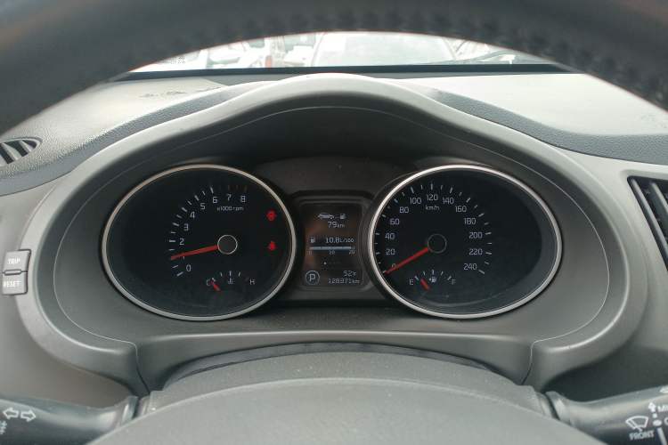 Used Kia Sportage R 2015 2.0L Automatic Two-Wheel Drive DLX Model Instrument Cluster