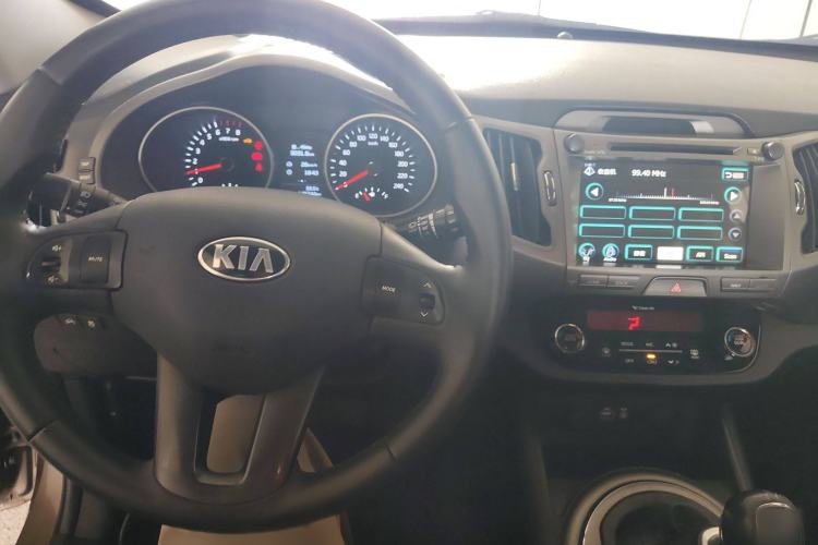 Used Kia Sportage R 2015 2.0L Manual Two-Wheel Drive GLS Trim Interior 1