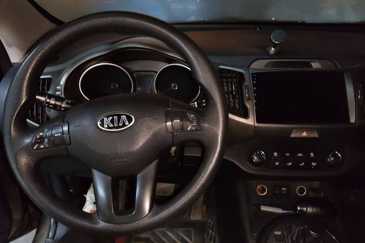 Used Kia Sportage R 2015 2.0L Automatic Two-Wheel Drive GL Interior 1