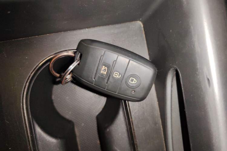 Used Kia Sportage R 2015 2.0L Automatic Two-Wheel Drive GLS Interior 1