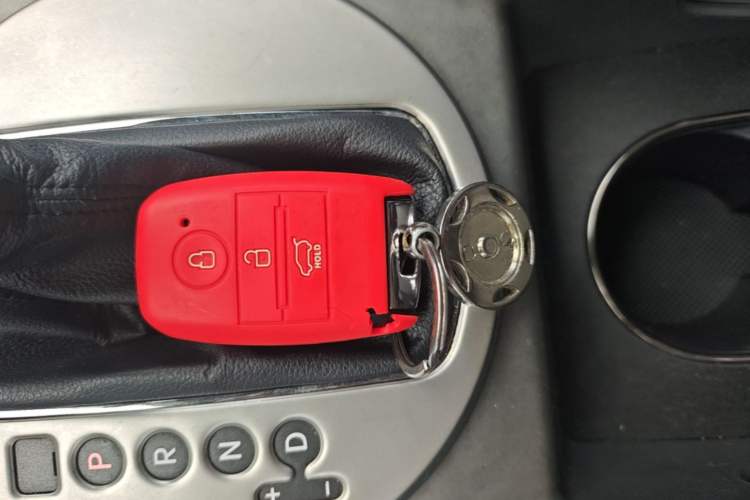 Used Kia Sportage R 2015 2.0L Automatic Two-Wheel Drive DLX Model Interior 1