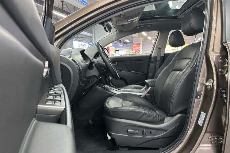 Used Kia Sportage R 2015 2.0L Automatic 4x4 GLS Edition Interior 11
