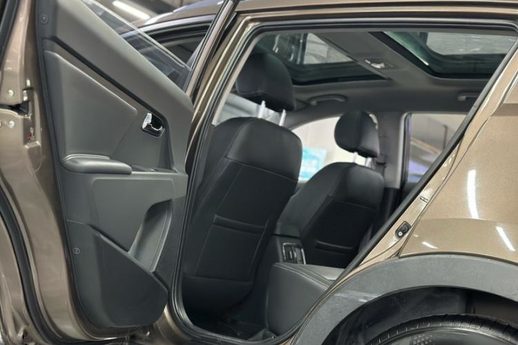 Used Kia Sportage R 2015 2.0L Automatic 4x4 GLS Edition Interior 13