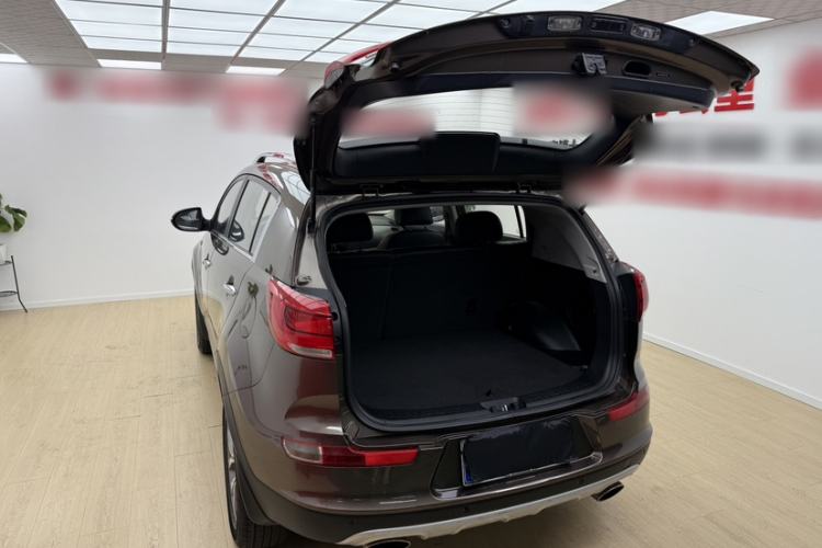Used Kia Sportage R 2015 2.0L Automatic Two-Wheel Drive GLS Interior 2