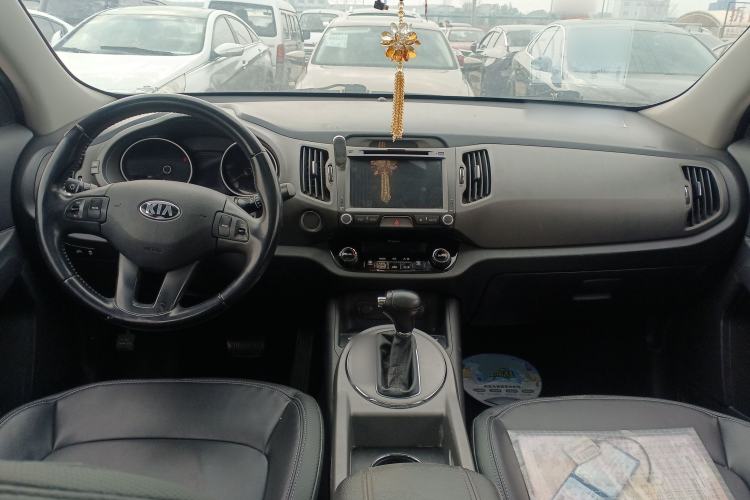 Used Kia Sportage R 2015 2.0L Automatic Two-Wheel Drive DLX Model Interior 2