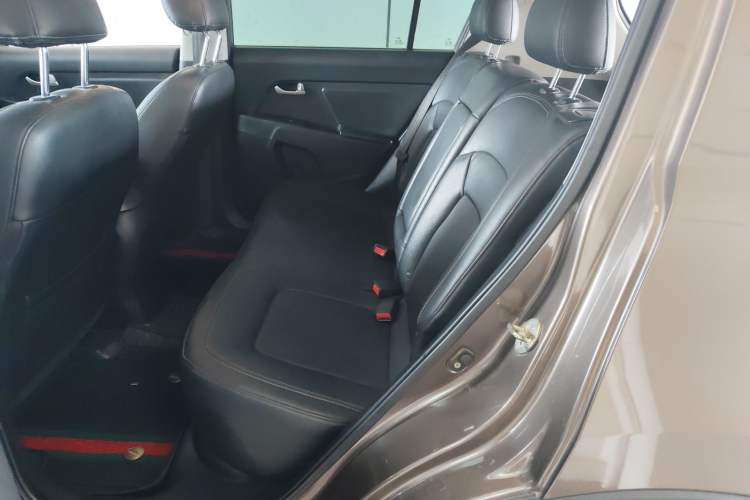 Used Kia Sportage R 2015 2.0L Manual Two-Wheel Drive GLS Trim Interior 3
