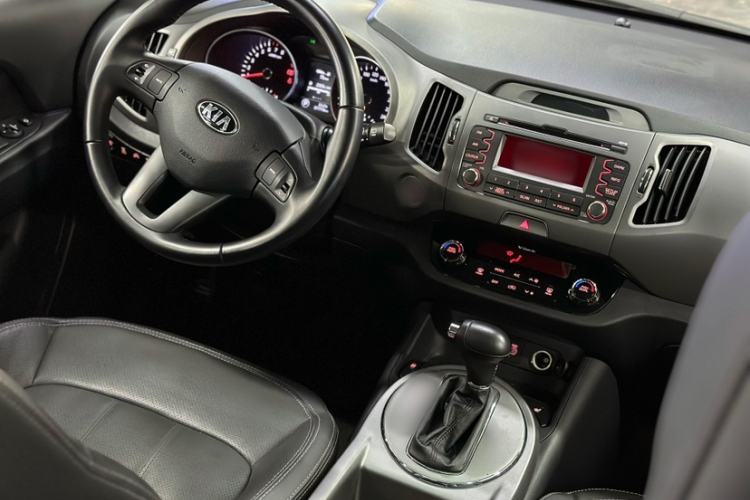 Used Kia Sportage R 2015 2.0L Automatic 4x4 GLS Edition Interior 3