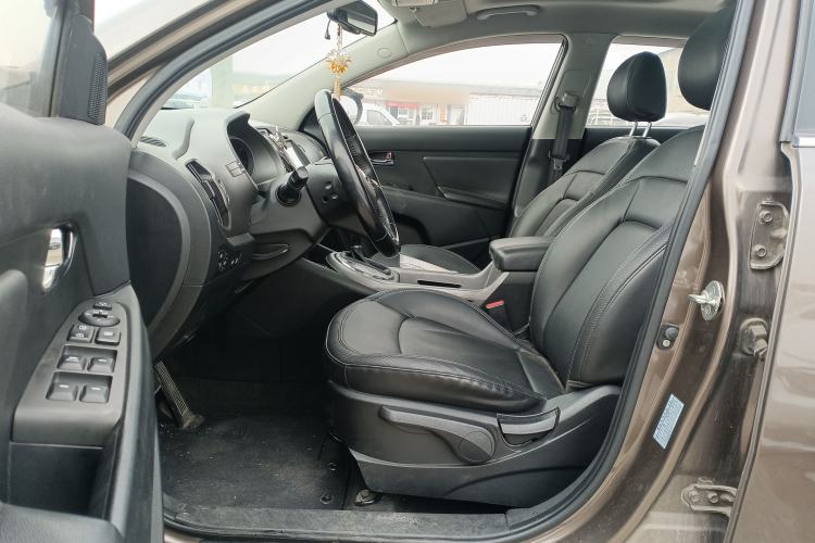 Used Kia Sportage R 2015 2.0L Automatic Two-Wheel Drive DLX Model Interior 3