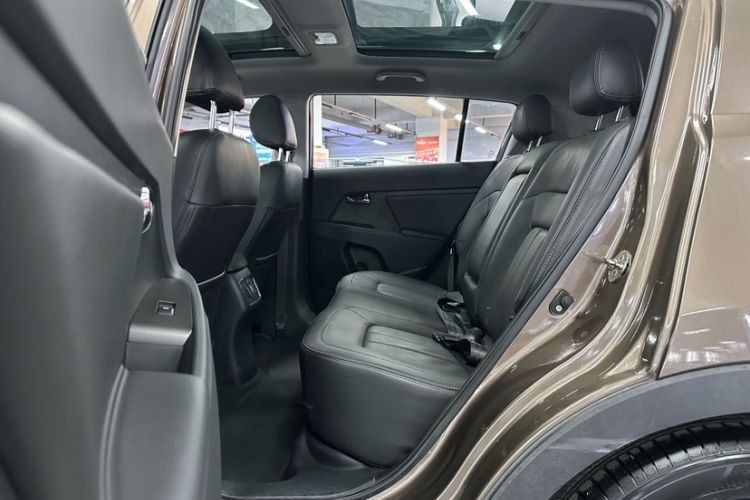 Used Kia Sportage R 2015 2.0L Automatic 4x4 GLS Edition Interior 5