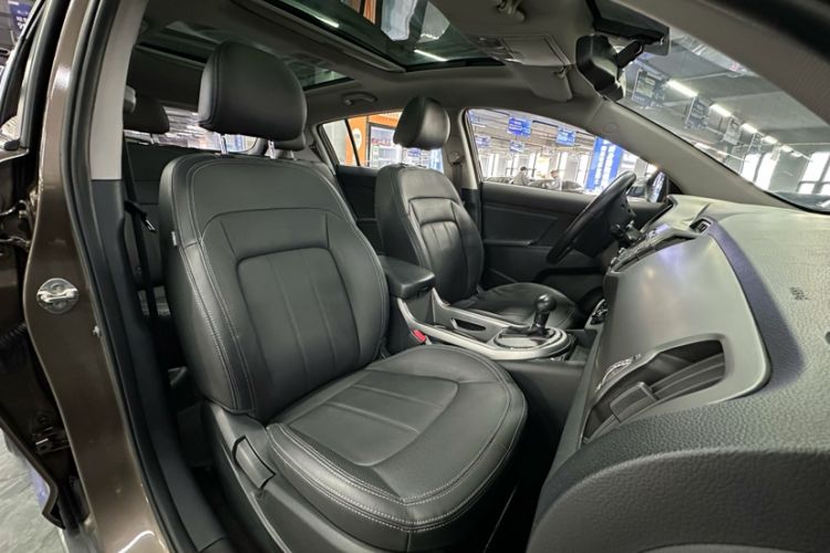 Used Kia Sportage R 2015 2.0L Automatic 4x4 GLS Edition Interior 9