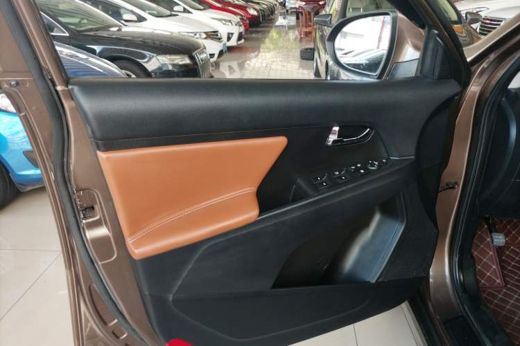 Used Kia Sportage R 2015 2.0L Automatic Two-Wheel Drive GLS Left Front Door Interior