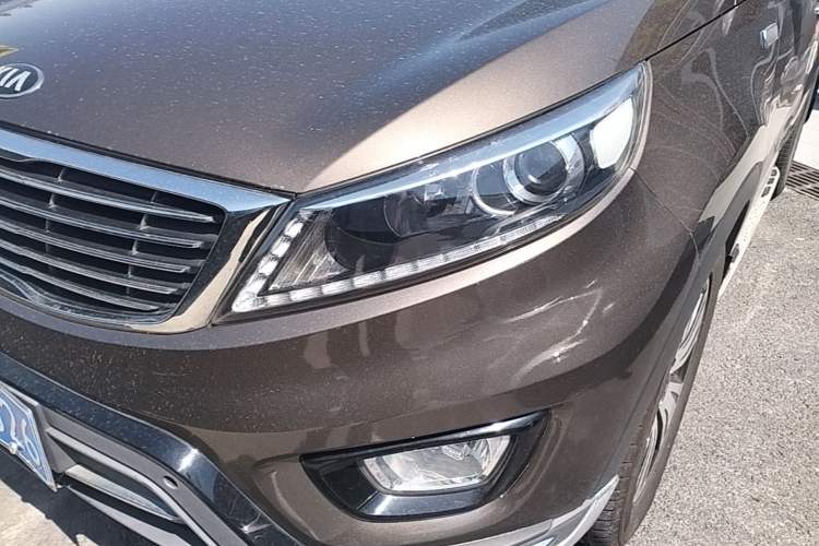 Used Kia Sportage R 2015 2.0L Automatic Two-Wheel Drive DLX Model Left Front Headlight