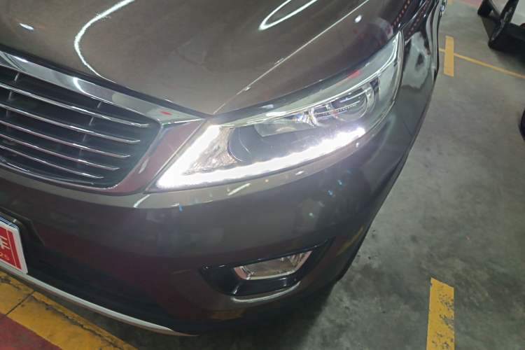 Used Kia Sportage R 2015 2.0L Automatic Two-Wheel Drive DLX Model Left Front Headlight