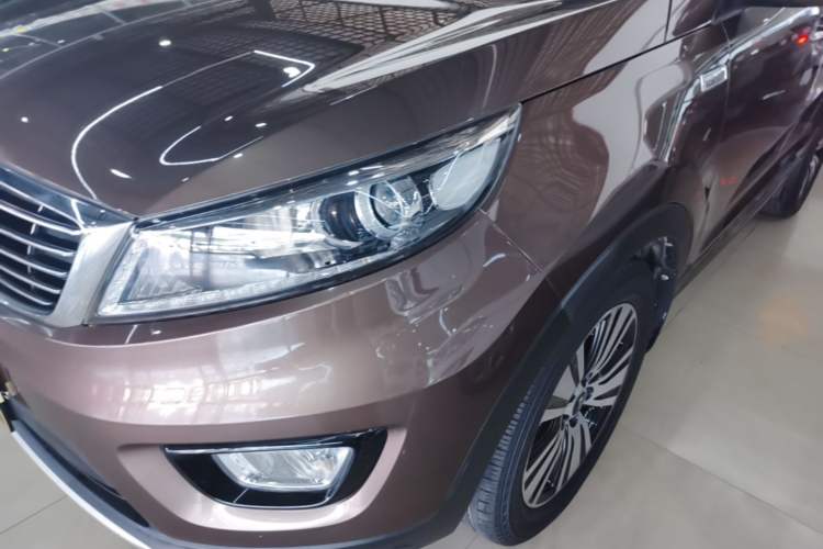Used Kia Sportage R 2015 2.0L Automatic Two-Wheel Drive DLX Model Left Front Headlight
