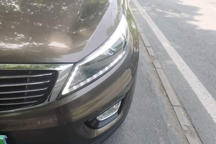 Used Kia Sportage R 2015 2.0L Automatic Two-Wheel Drive DLX Model Left Front Headlight
