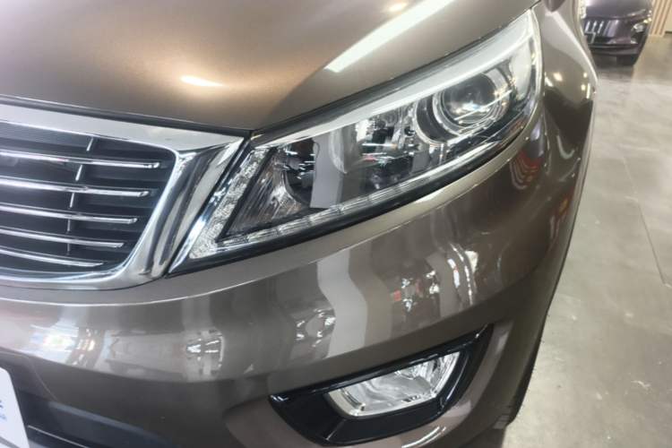 Used Kia Sportage R 2015 2.0L Automatic Two-Wheel Drive DLX Model Left Front Headlight